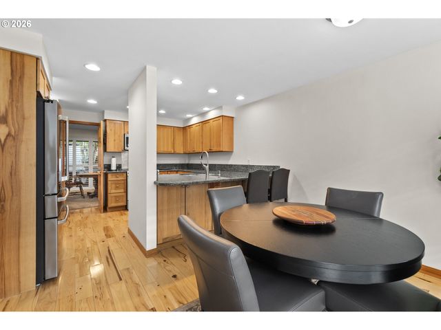 31 GREENRIDGE Ct, Lake Oswego, OR 97035
