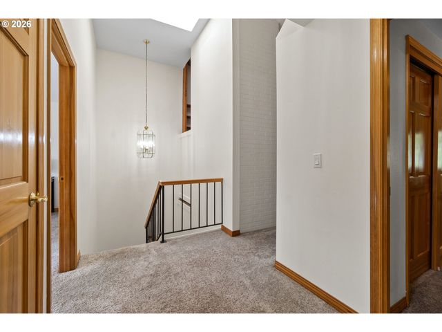 31 GREENRIDGE Ct, Lake Oswego, OR 97035