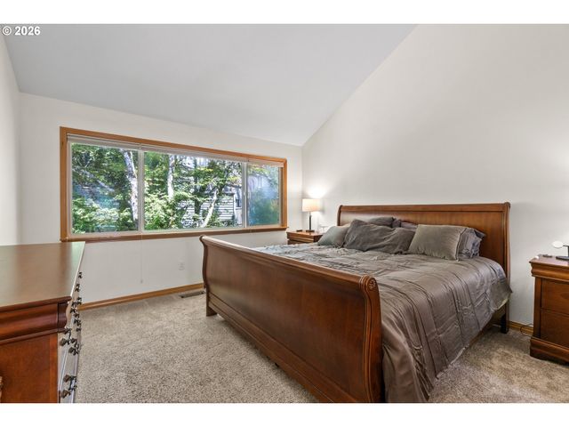 31 GREENRIDGE Ct, Lake Oswego, OR 97035