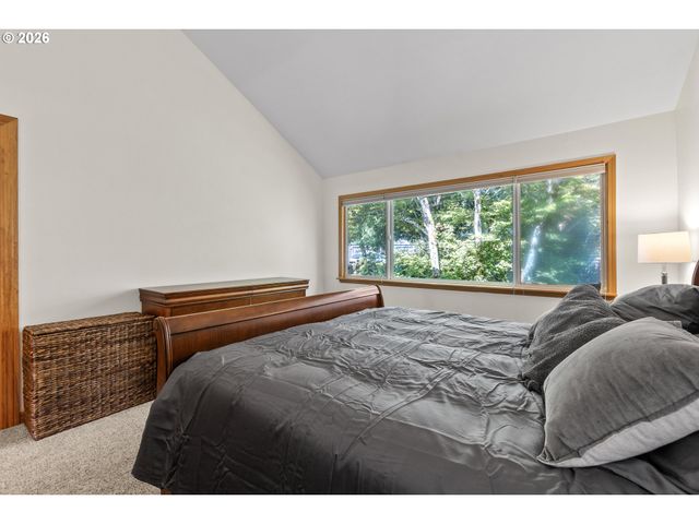 31 GREENRIDGE Ct, Lake Oswego, OR 97035