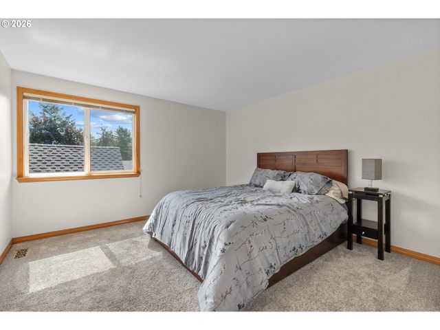 31 GREENRIDGE Ct, Lake Oswego, OR 97035