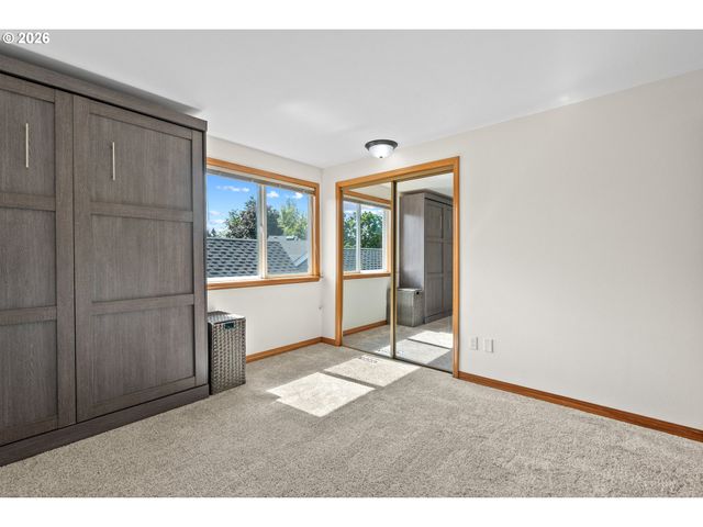 31 GREENRIDGE Ct, Lake Oswego, OR 97035