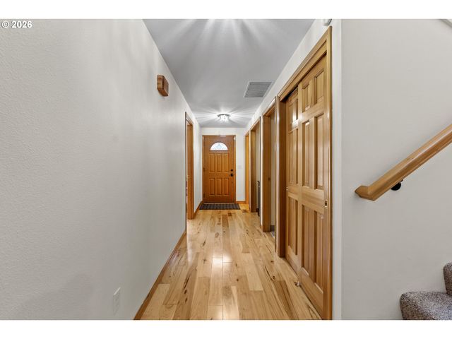 31 GREENRIDGE Ct, Lake Oswego, OR 97035