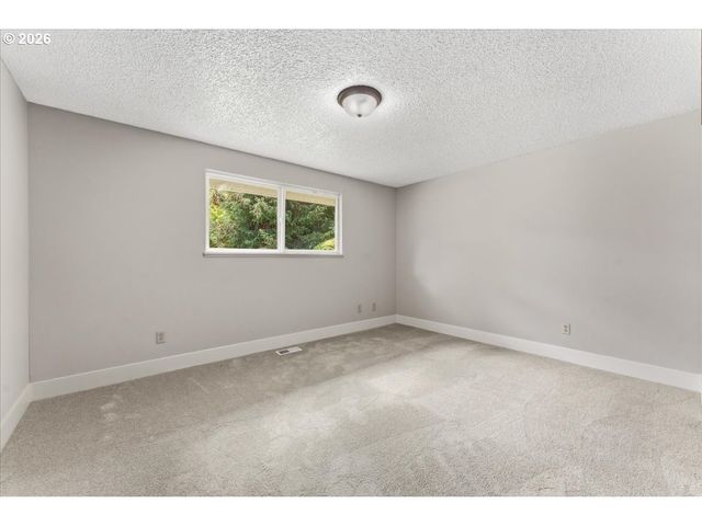 3790 Ne MEADOW Ln, Hillsboro, OR 97124