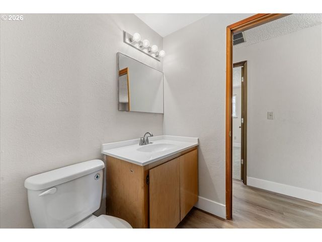 3790 Ne MEADOW Ln, Hillsboro, OR 97124
