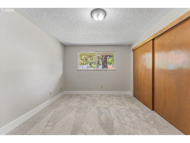 3790 Ne MEADOW Ln, Hillsboro, OR 97124