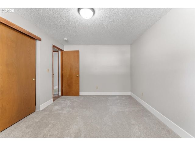 3790 Ne MEADOW Ln, Hillsboro, OR 97124