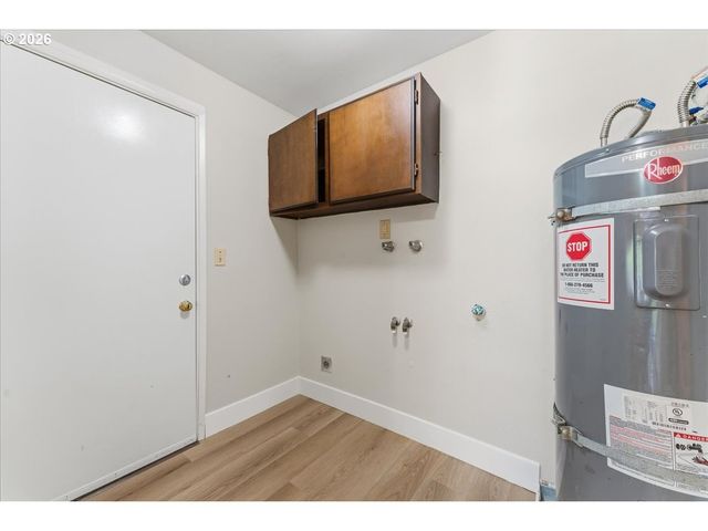 3790 Ne MEADOW Ln, Hillsboro, OR 97124