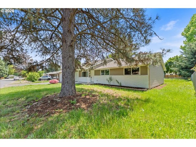3790 Ne MEADOW Ln, Hillsboro, OR 97124