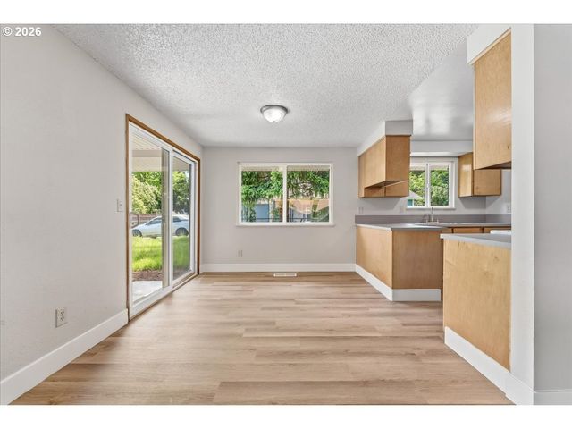 3790 Ne MEADOW Ln, Hillsboro, OR 97124