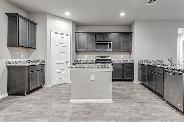 4405 Montage Boulevard, Mustang, OK 73064