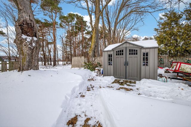 9063 Pinebrook Drive, Montague, MI 49437