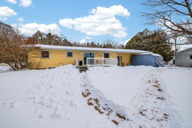 9063 Pinebrook Drive, Montague, MI 49437