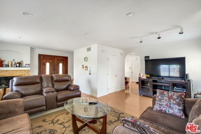 1610 251st Street B, Harbor City (los Angeles), CA 90710