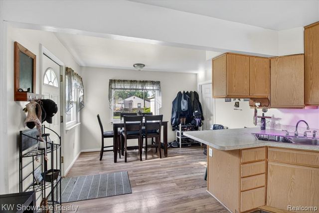 23637 Superior Road, Taylor, MI 48180