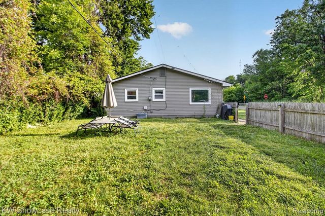 23637 Superior Road, Taylor, MI 48180