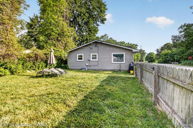 23637 Superior Road, Taylor, MI 48180