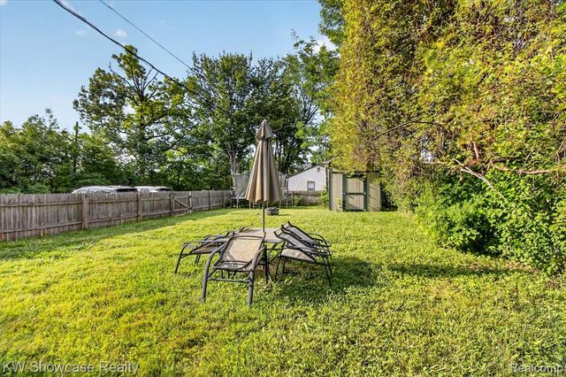 23637 Superior Road, Taylor, MI 48180