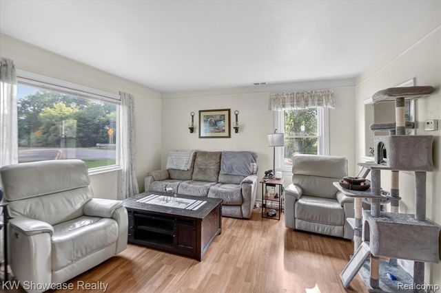23637 Superior Road, Taylor, MI 48180