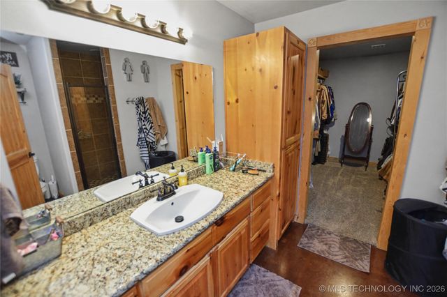 9754 N 510 Road, Tahlequah, OK 74464