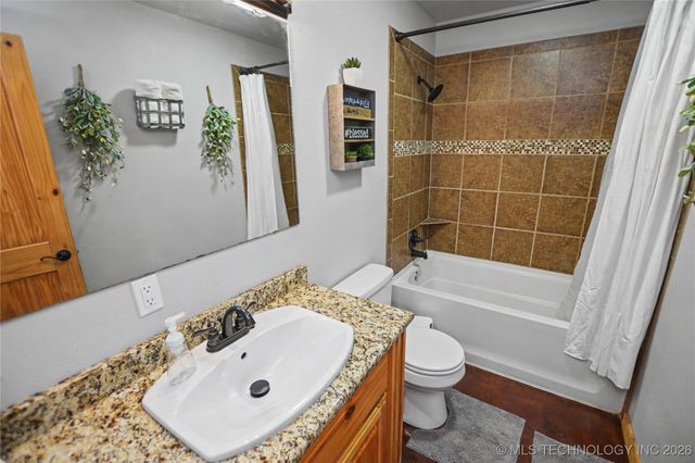 9754 N 510 Road, Tahlequah, OK 74464