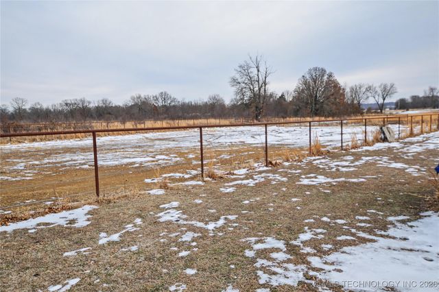 9754 N 510 Road, Tahlequah, OK 74464