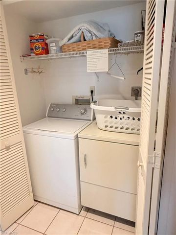 15 Bluebill AVE # 206, Naples, FL 34108