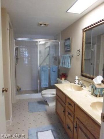 15 Bluebill AVE # 206, Naples, FL 34108