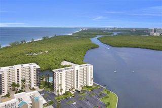 15 Bluebill AVE # 206, Naples, FL 34108