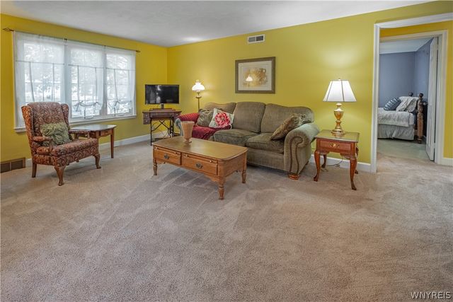 5685 Locust Street Extension, Lockport Town, NY 14094