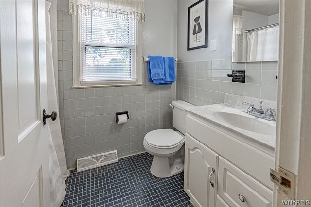 5685 Locust Street Extension, Lockport Town, NY 14094