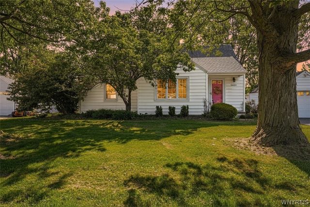 5685 Locust Street Extension, Lockport Town, NY 14094