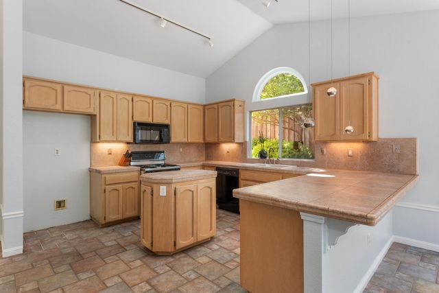 3301 El Valle Way, Antelope, CA 95843