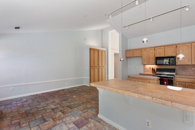 3301 El Valle Way, Antelope, CA 95843