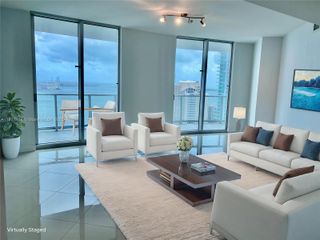 300 S Biscayne Blvd 2710, Miami, FL 33131