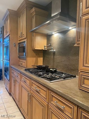 17571 Merry Oaks Trail, Chagrin Falls, OH 44023