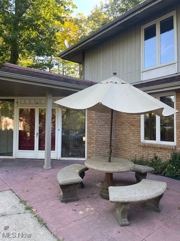 17571 Merry Oaks Trail, Chagrin Falls, OH 44023