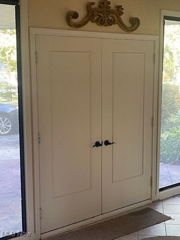 17571 Merry Oaks Trail, Chagrin Falls, OH 44023