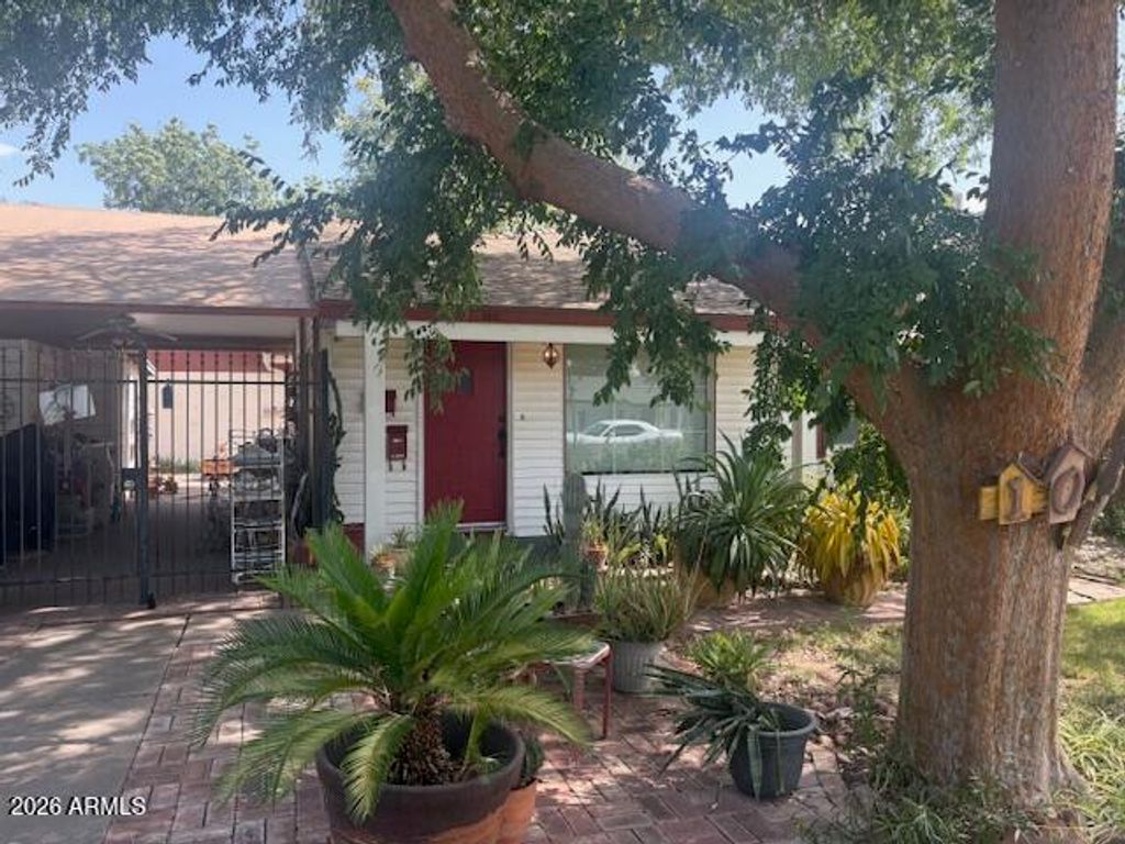 Image 2 of property listing at 1011 E COLTER Street, Phoenix, AZ 85014