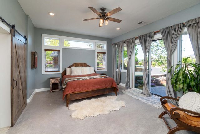 2076 SW 58th Street, Redmond, OR 97756