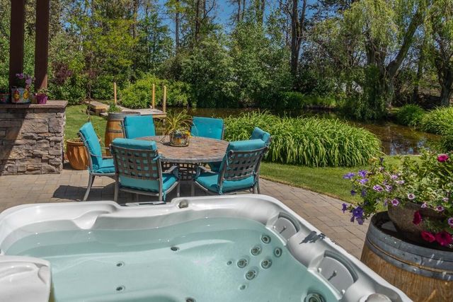 2076 SW 58th Street, Redmond, OR 97756