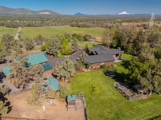 2076 SW 58th Street, Redmond, OR 97756