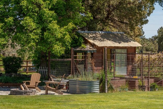 2076 SW 58th Street, Redmond, OR 97756