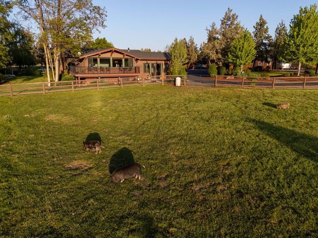 2076 SW 58th Street, Redmond, OR 97756