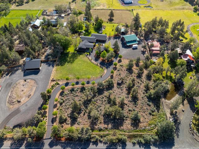 2076 SW 58th Street, Redmond, OR 97756