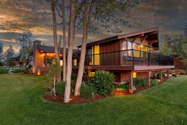 2076 SW 58th Street, Redmond, OR 97756