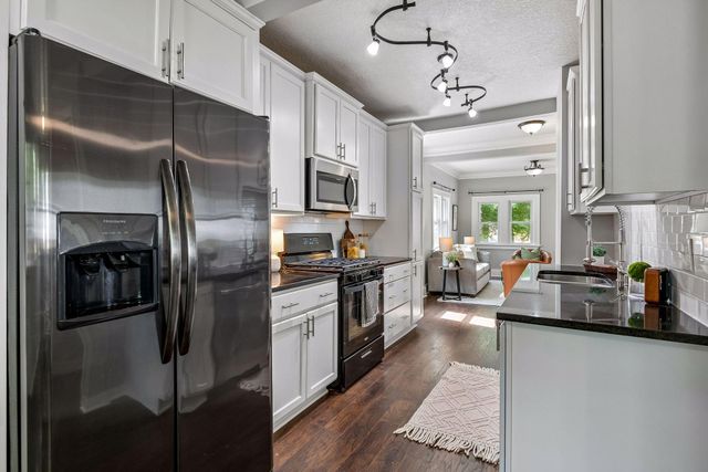 862 21st Avenue SE, Minneapolis, MN 55414