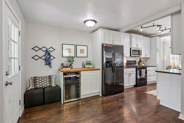 862 21st Avenue SE, Minneapolis, MN 55414