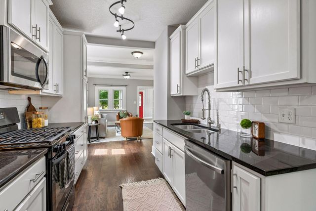 862 21st Avenue SE, Minneapolis, MN 55414