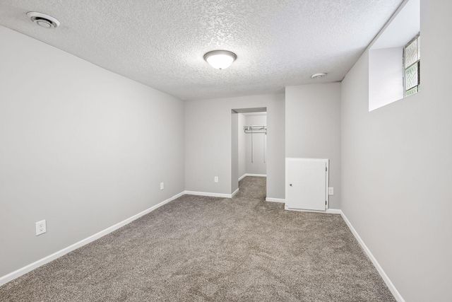 862 21st Avenue SE, Minneapolis, MN 55414
